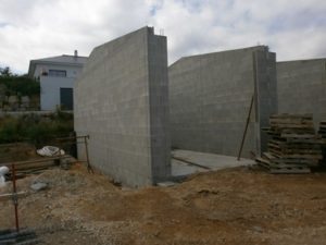 Construction des 24 garages individuels en agglos